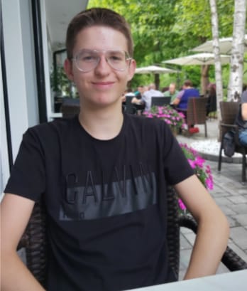 Maj — mali borec, ki je pisal Božičku