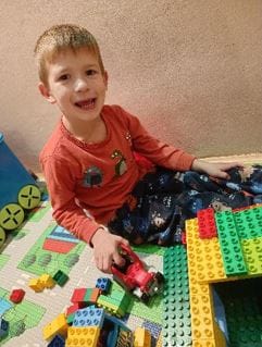 Tjaž — mali borec, ki je pisal Božičku