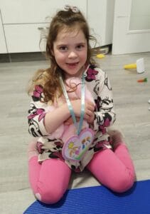 Karolina — mali borec, ki je pisal Božičku