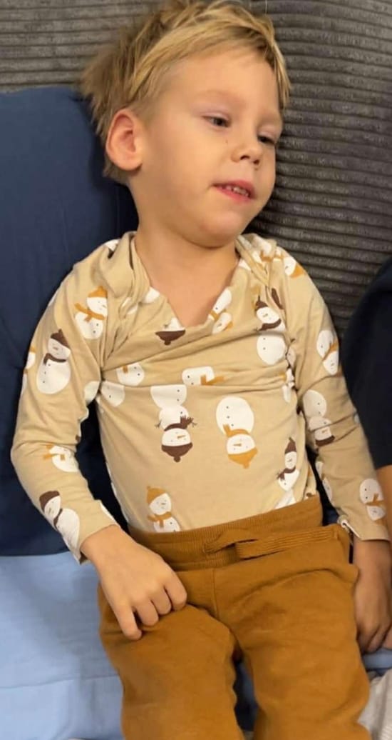Liam — mali borec, ki je pisal Božičku