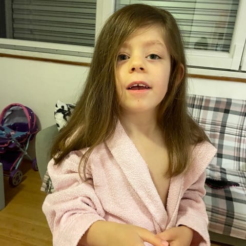 Anaya, 7 let