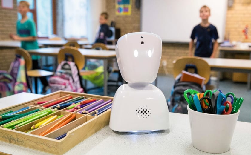 Telepresenčni robot AV1 za otroke, ki ne morejo v šolo