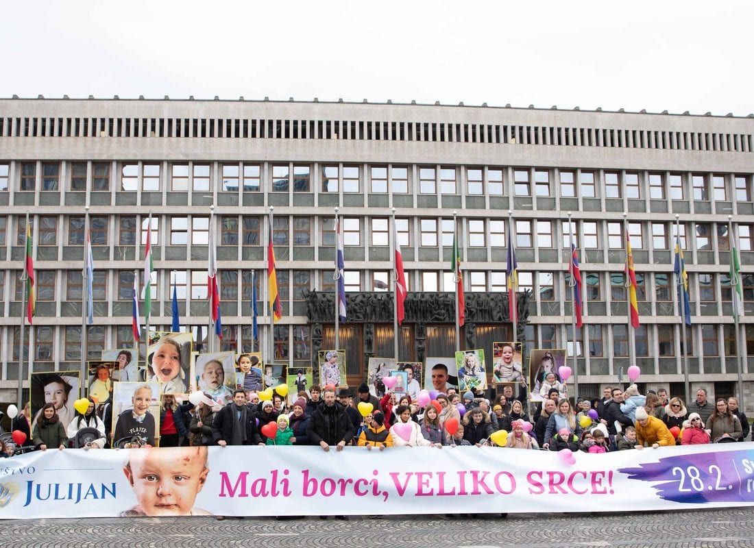 Srčni pohod malih borcev pred Državnim zborom
