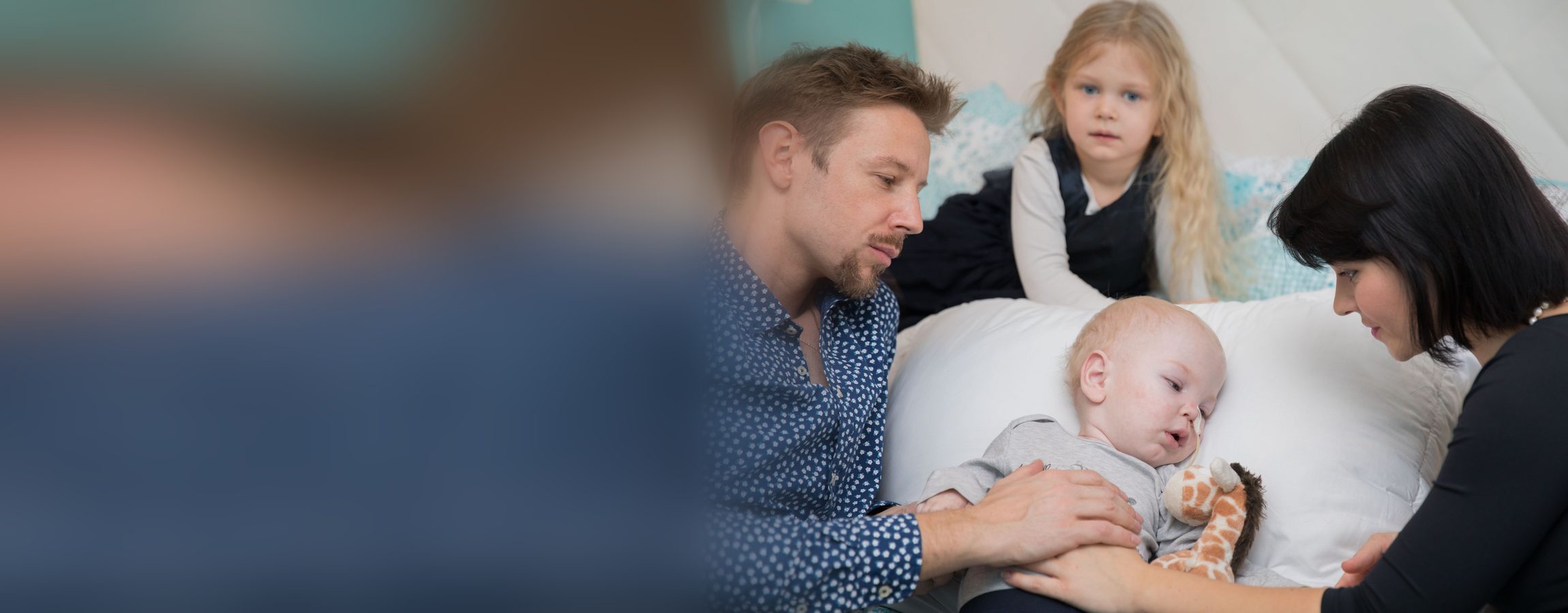 Gregor in Nina Bezenšek s hčerko ob Viljemu Julijanu