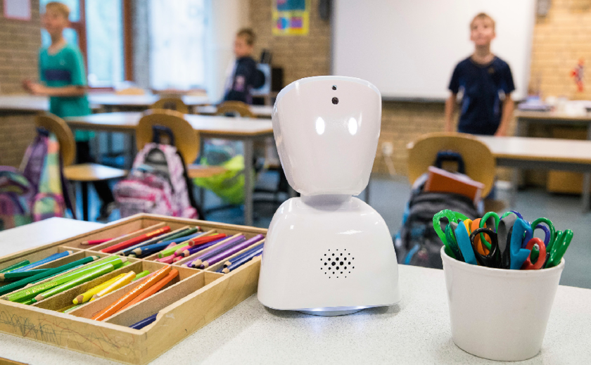 Av1-Robot-by-No-Isolation-designed-for-education-technology-for-inclusion